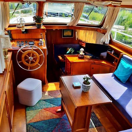 Motor Yacht Amstelle Hotel Amsterdam Ngoại thất bức ảnh