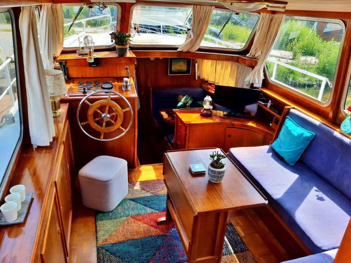 Motor Yacht Amstelle Hotel Amsterdam Ngoại thất bức ảnh
