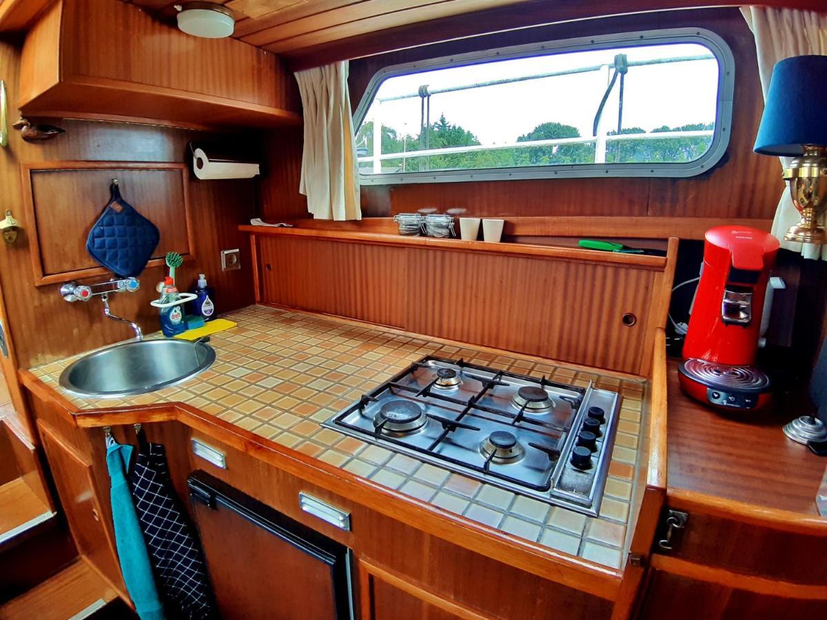 Motor Yacht Amstelle Hotel Amsterdam Ngoại thất bức ảnh