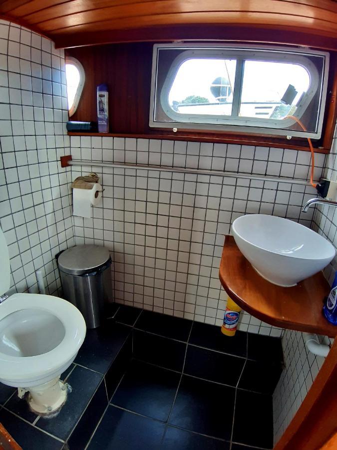 Motor Yacht Amstelle Hotel Amsterdam Ngoại thất bức ảnh